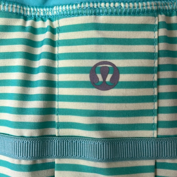 Lululemon Pace Setter Skirt. Clear mint/Bali breeze stripe. Size 2 - Picture 8 of 8